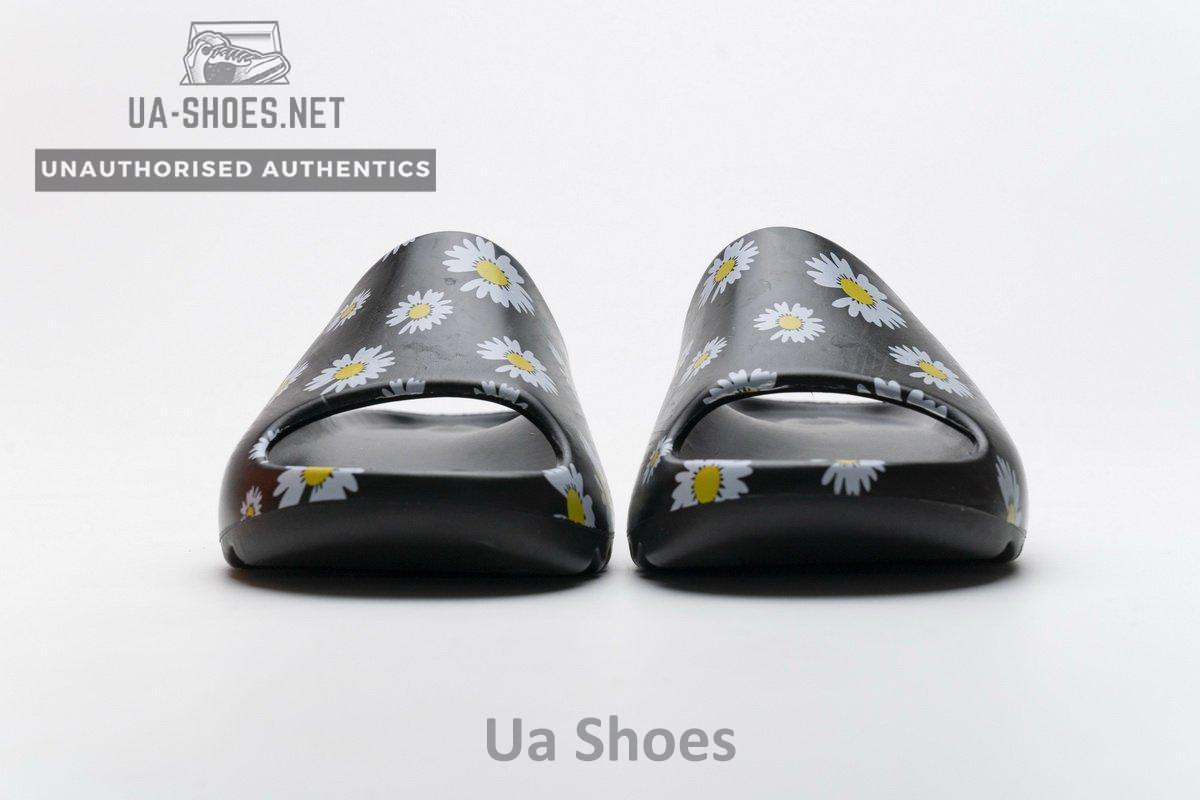 FB6348-16 adidas Yeezy Slide - Image 4