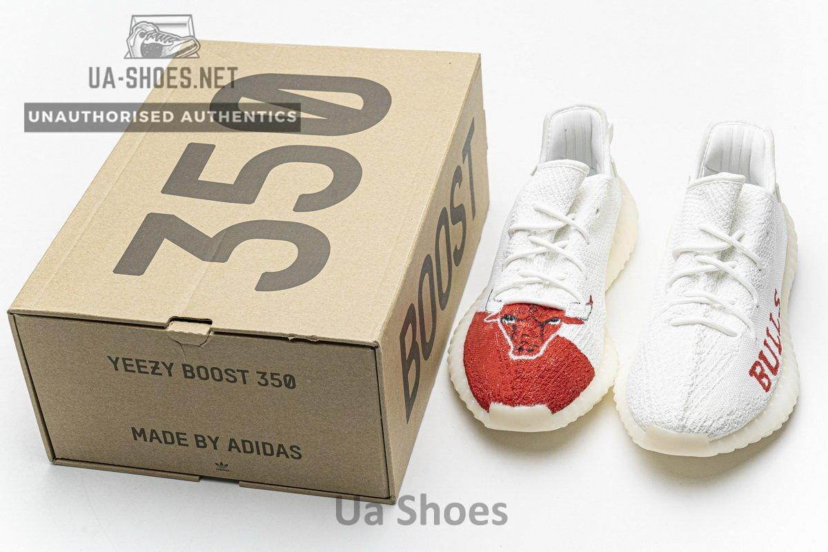 Chicago Bulls x Yeezy Boost 350 V2 - Image 3