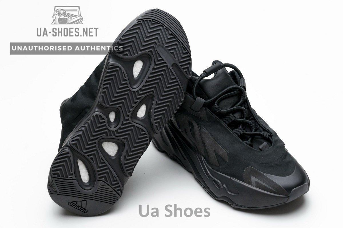 FV4440 adidas Yeezy Boost 700 MNVN “Triple Black” - Image 4