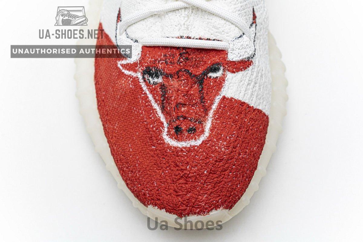 Chicago Bulls x Yeezy Boost 350 V2 - Image 13
