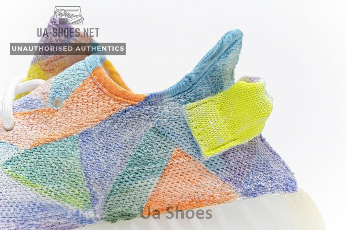 Gradient Geometry x Yeezy Boost 350 V2 - Image 8