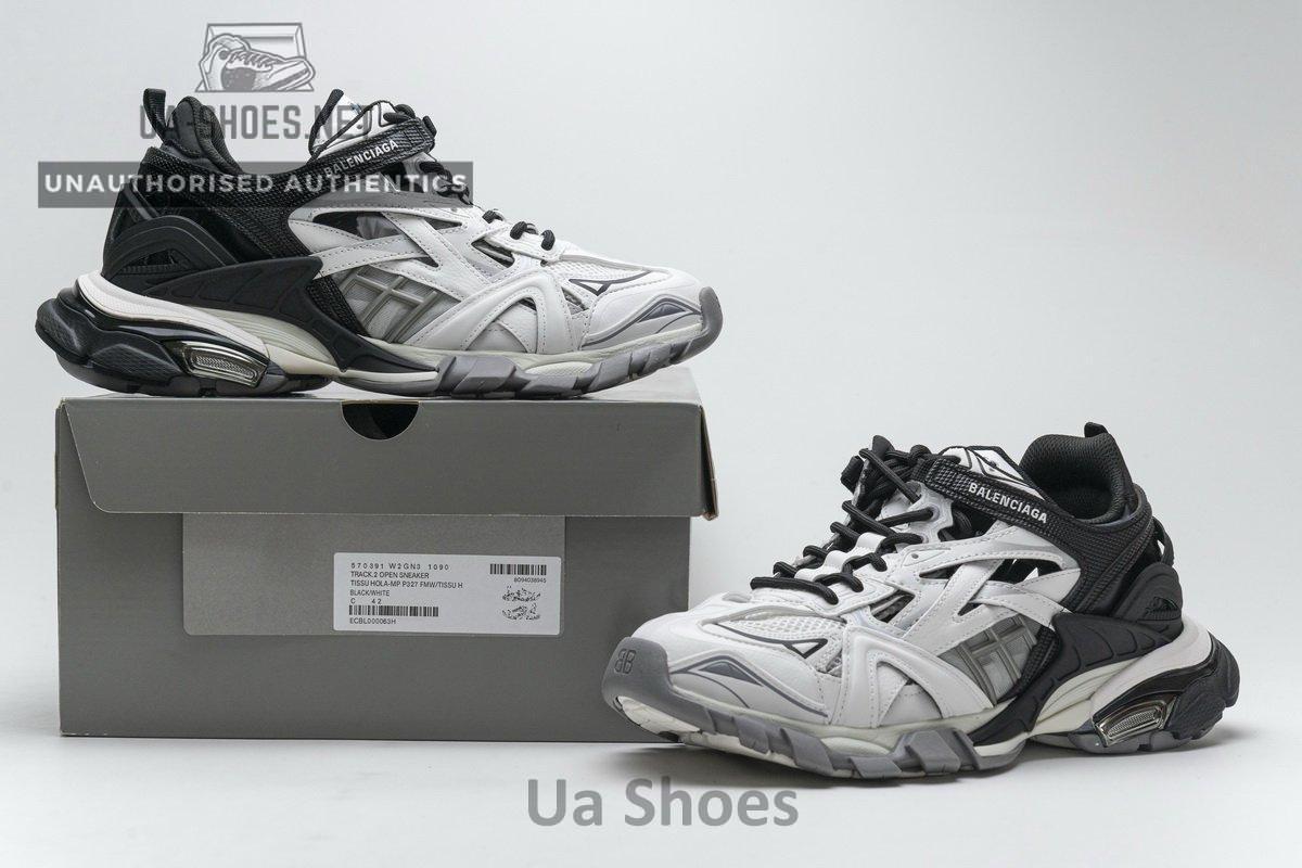 570391 W2GN3 1090 Blenciaga Track 2 Sneaker Black White - Image 2