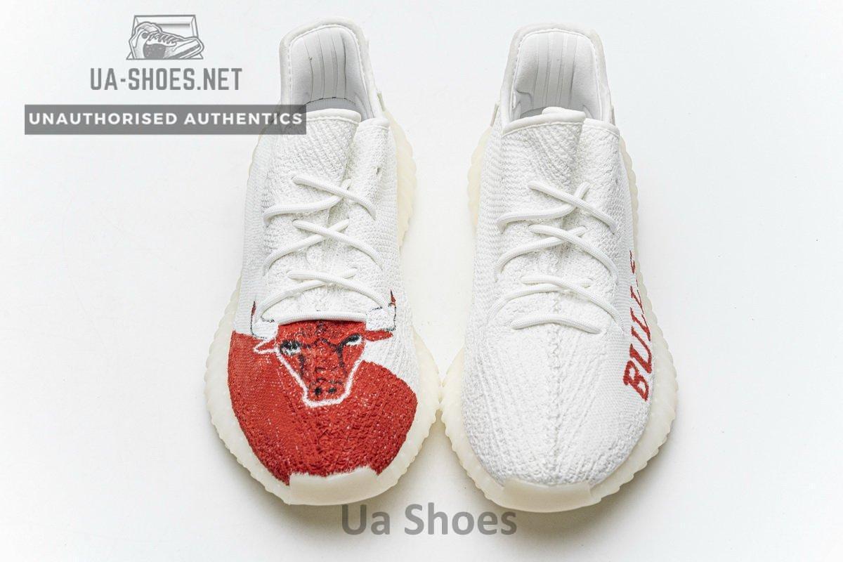 Chicago Bulls x Yeezy Boost 350 V2 - Image 4
