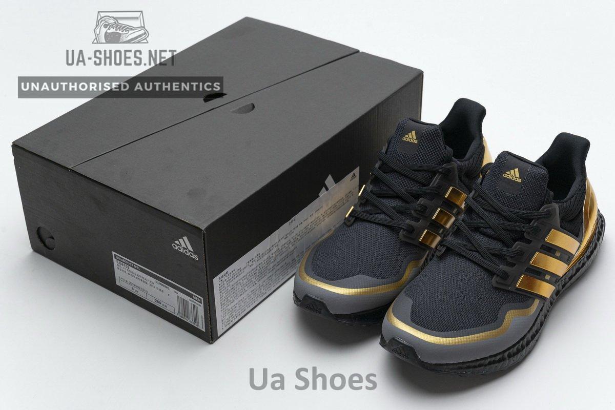 EG8102 adidas Ultra Boost Black Gold - Image 3