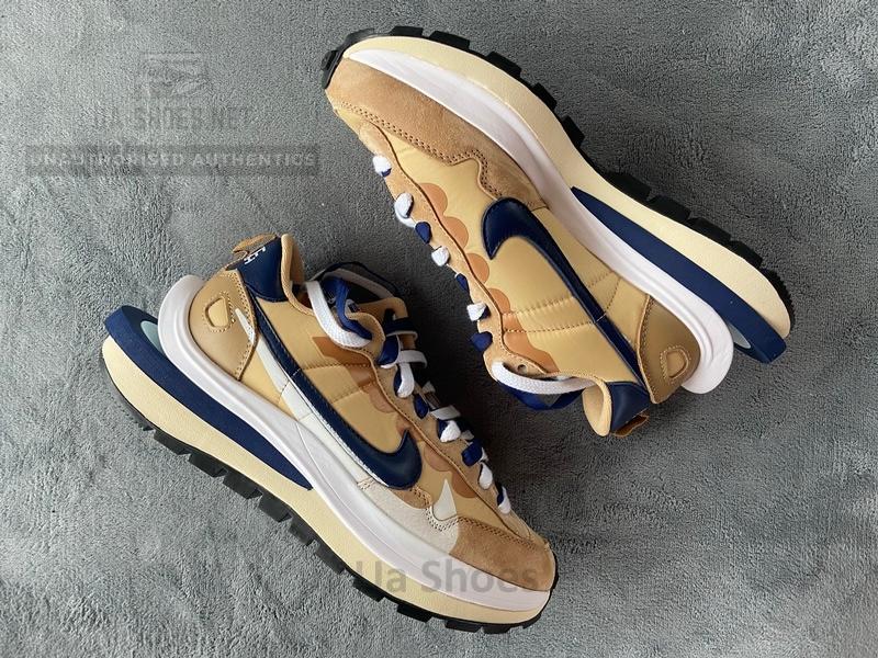 Sacai x Nike VaporWaffle Sesame and Blue Void - Image 3