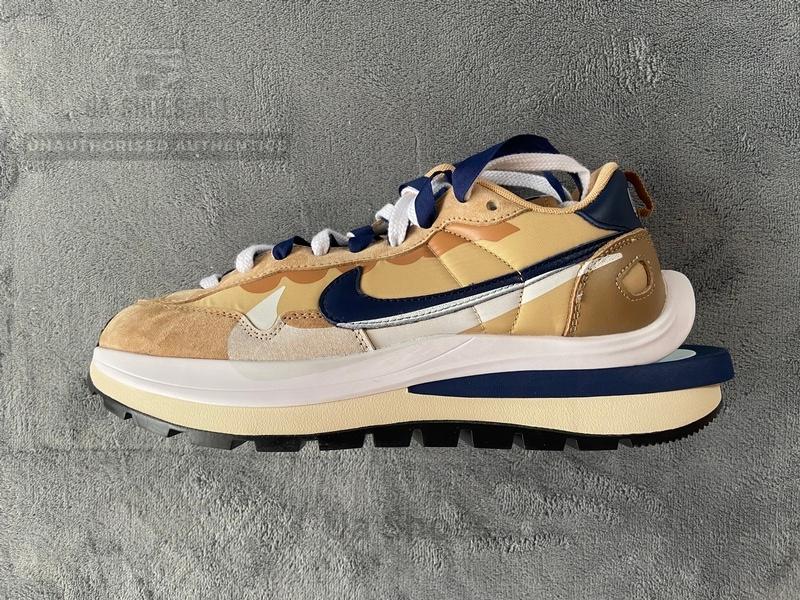 Sacai x Nike VaporWaffle Sesame and Blue Void - Image 5