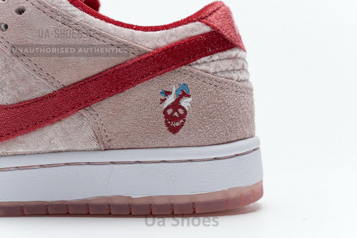 CT2552-800 Strange Love x Nike SB Dunk Low Pro - Image 6