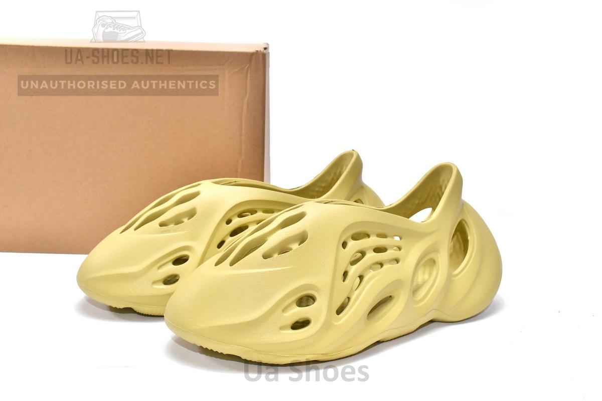 Adidas Yeezy Foam Runner Sulfur - Image 4